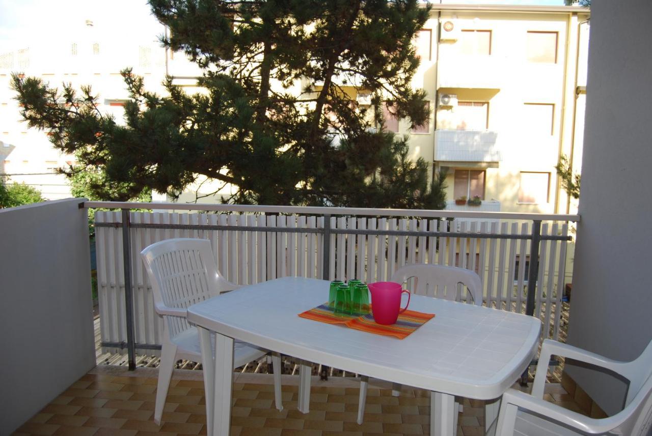 Welcoming Flat For 6 Guests Next To The Beach Bibione Bagian luar foto