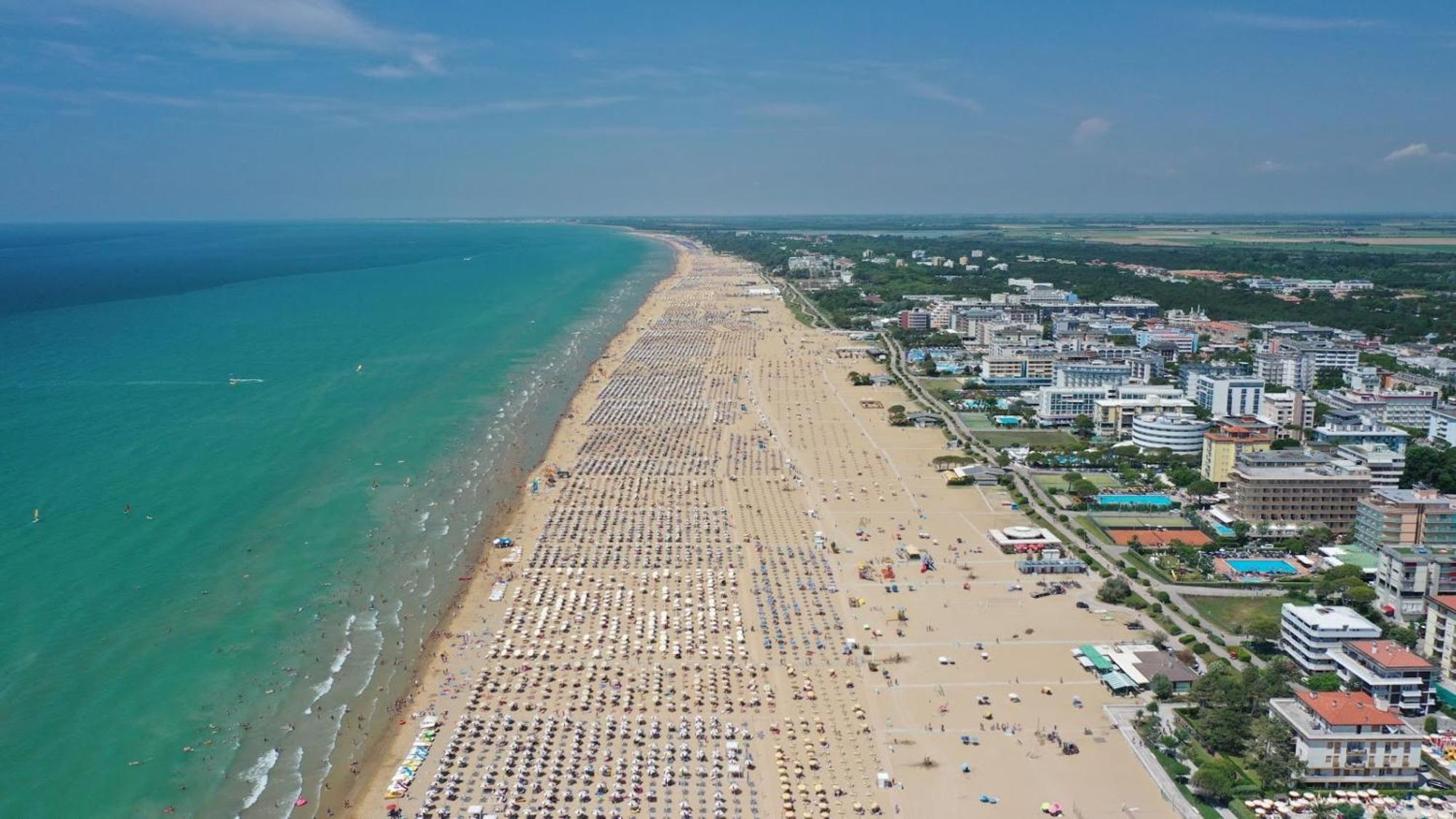 Welcoming Flat For 6 Guests Next To The Beach Bibione Bagian luar foto